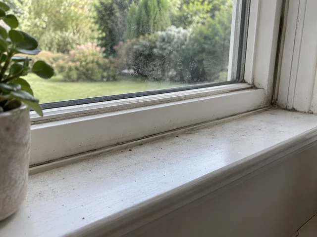 Window sill before cleaning